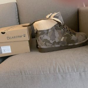 Never worn Bearpaw boots.  Camo design warm and comfortable.